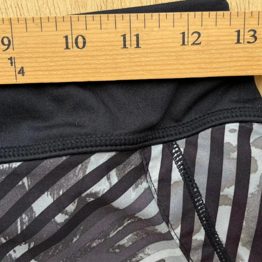 ATHLETA Women’s Lined Black Gray Low Rise Stretch Athletic Shorts sz XS - Picture 4 of 8